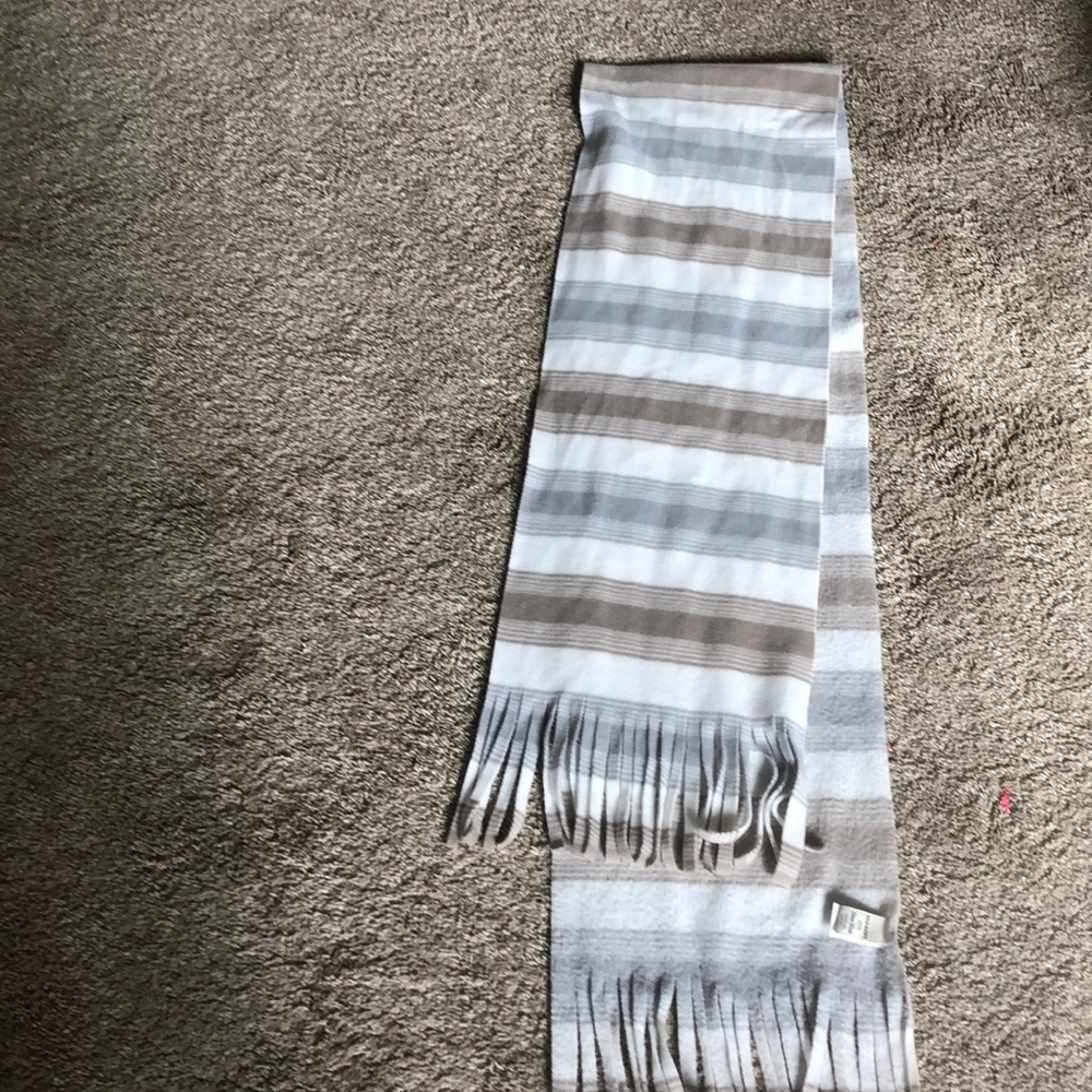 Old navy scarf